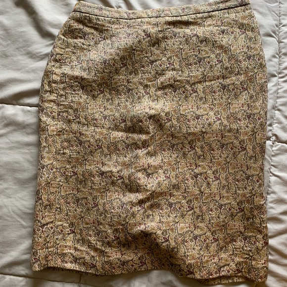 Ann Taylor (Loft) pencil skirt - Picture 2 of 3